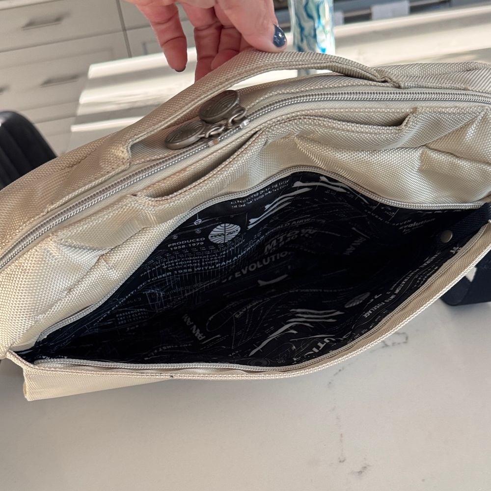 PAN AM MESSENGER BAG - Picture 5 of 8